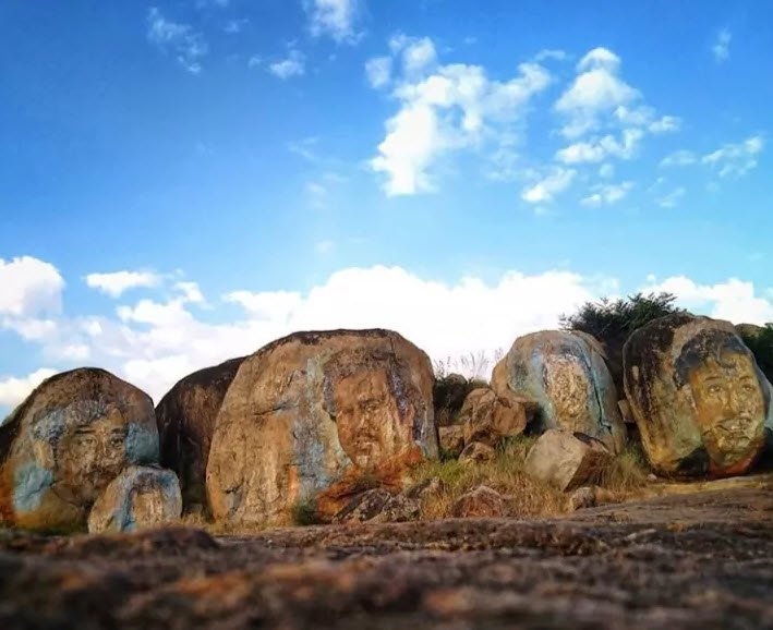 Anniyan Parai View Point